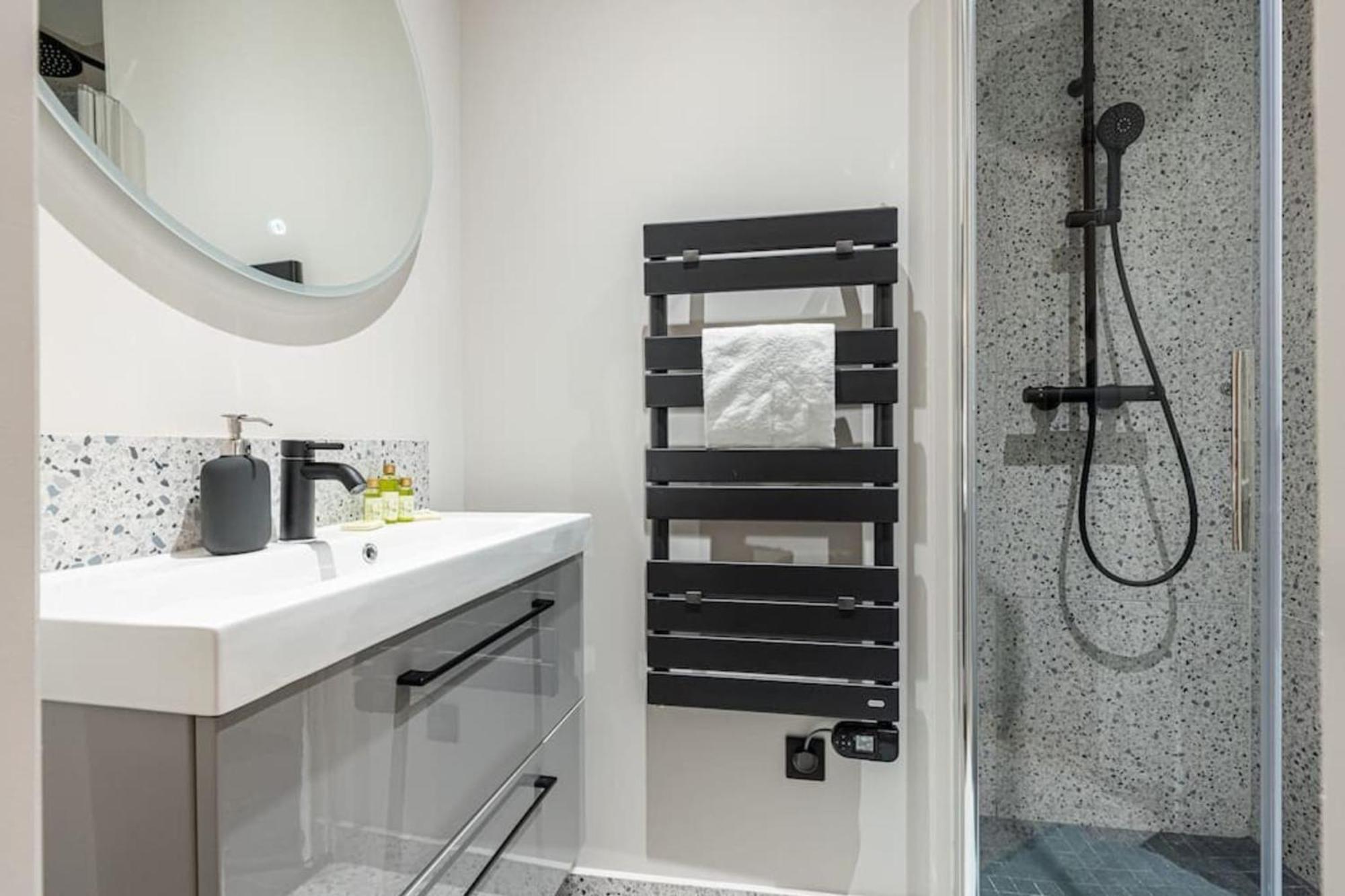 La Croix - Old Town Modern Apartment - 2 Bedrooms Nice Eksteriør bilde